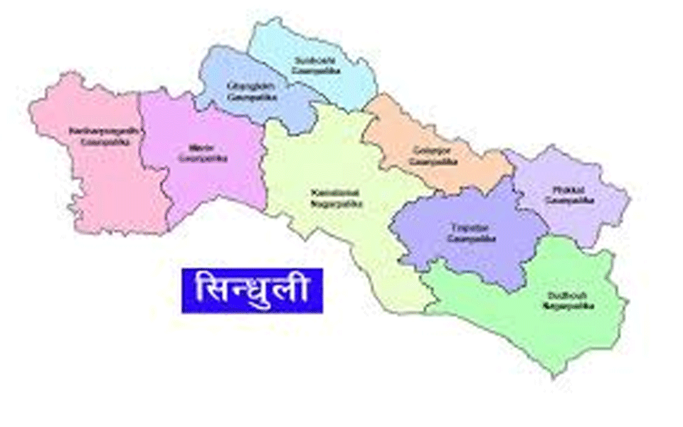 बाढीले कुलोको बाँध ब गाएपछि सिन्धुलीका धानबालीमा सु ख्खा लाग्दै