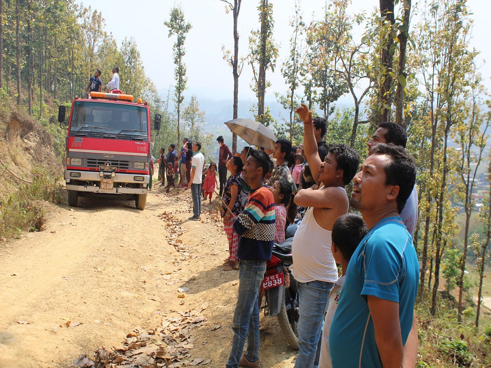 सिन्धुलीमा आगलागीको दृश्य यस्त देखियो (हेर्नुस तस्विर)