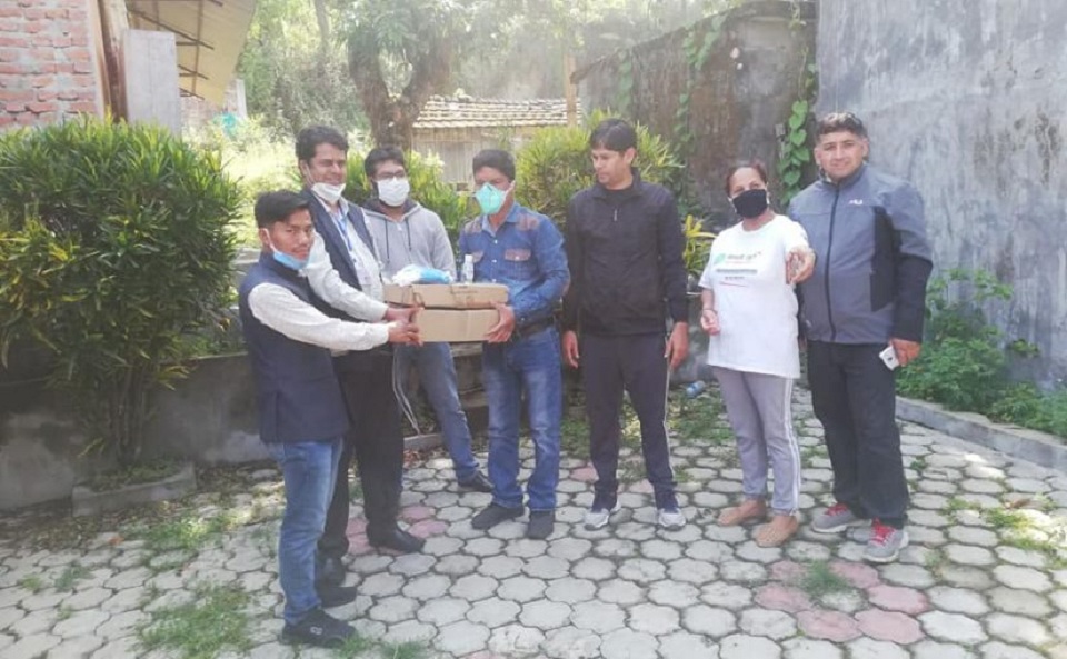 सिन्धुलीको पत्रकारलाई स्वास्थ्य सुरक्षा सामाग्री प्रदान