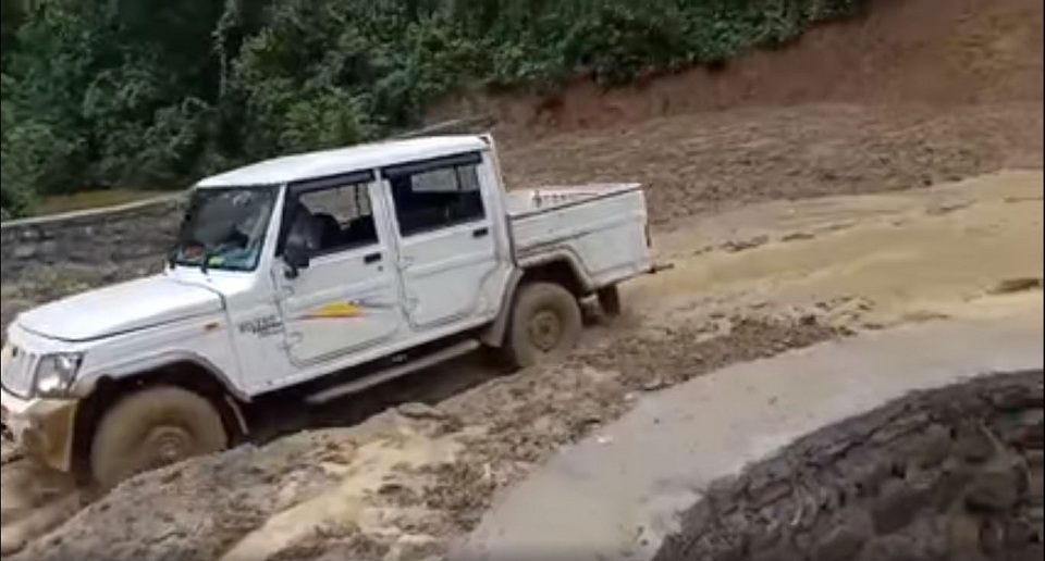 वर्षाले सिन्धुलीका ग्रामीण क्षेत्रका सडकको अवस्था क न्तबि जोग