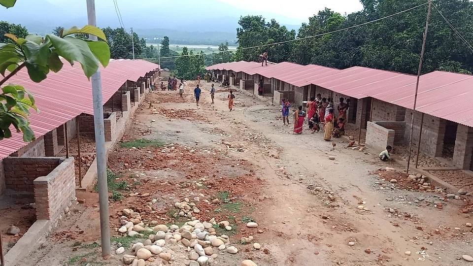 सिन्धुलीको दुधौलीमा  मु सहर बस्ती हस्तान्तरण हुँदै   