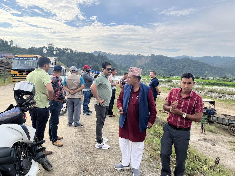 कमलामाईका मेयरको आँखा एक्सकाभेटरमा परेपछि....